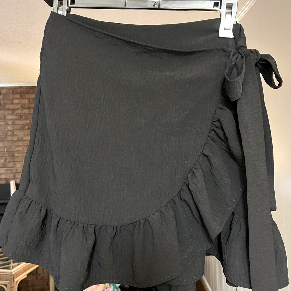 Pink Lily Black Ruffle Mini Skirt